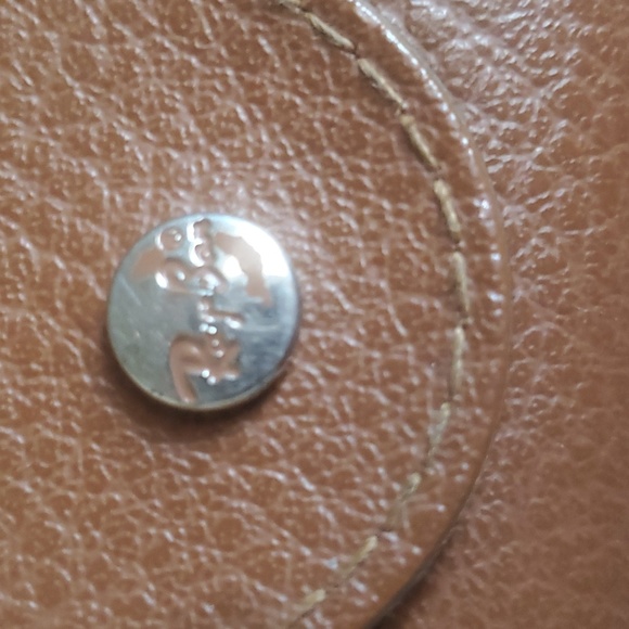 Ray-Ban Brown Leather Like Case With Black Stamp. - Picture 3 of 7